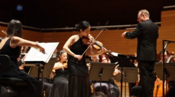 İzmir Devlet Senfoni Orkestrası iki büyük yeteneği buluşturdu