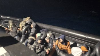 İzmir'de 29 kaçak göçmen yakalandı