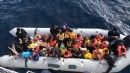 İzmir'de 53 kaçak göçmen kurtarıldı