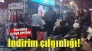 İzmir'de indirim çılgınlığı... Geceden sıraya girdiler!