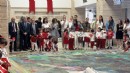İzmir'de minikler, dev Atatürk portresini boyadı