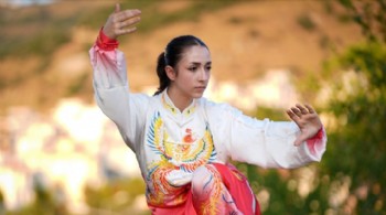 İzmir'de tai chi sporunu yaygınlaştırmak istiyor