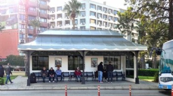 İzmir’in kimliğini yansıtan simgesel durak