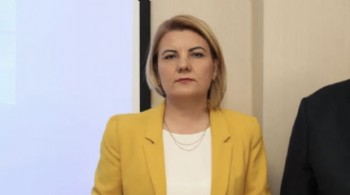 İzmit Belediye Başkanı Fatma Kaplan Hürriyet'ten AK Parti'ye geçeceği iddialarına yanıt: Kle bile almıyorum