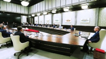 Kabine kritik gündemlerle toplanıyor