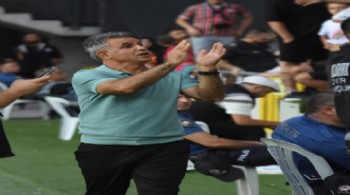 Karşıyaka'da Basatemür'den veda