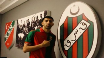 Karşıyaka'da ilk imza Erhan'dan