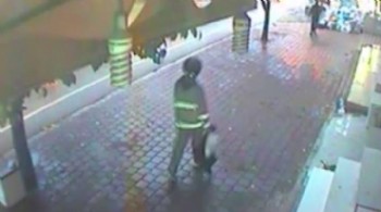 Kaskla girdiği iş yerini soyup soğana çevirdi
