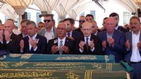 Kemal Kılıçdaroğlu ve Özgür Özel, Olcay Baykal'ın cenazesinde yan yana