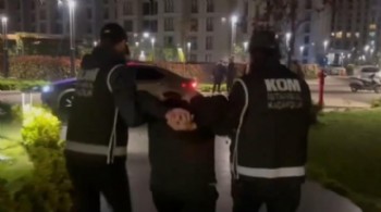 Kırmızı ve sarı bültenle aranan Kazakistanlı, İstanbul'da yakalandı