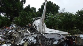 Kolombiya'da uçak düştü: 15 kişi hayatını kaybetti