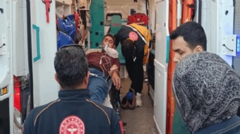 Komşu kavgasında kan aktı: 1'i ağır, 4 yaralı