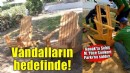 Konak Belediyesi'nin baştan sona yenilediği parktaki banklar paramparça edildi