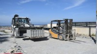 Kuşadası'nda Karaova Mahallesi yeni yollarına kavuşuyor