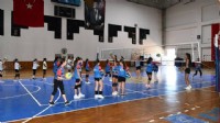 Kuşadası'nda minikler için yaz demek, spor demek