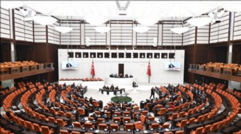 LGBTİ+’lara hapis cezası ve cinsiyet değişikliği yaşının 25'e çıkarılması düzenlemesi yeniden gündemde