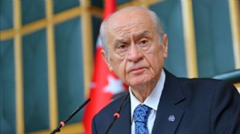 MHP'de 11 il teşkilatı feshedilmişti... Devlet Bahçeli'den 'içeriden büyüyen tereddüt' çıkışı
