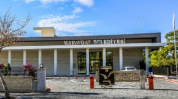 Manavgat Belediyesi'ne operasyon: Belediye Başkanı gözaltında