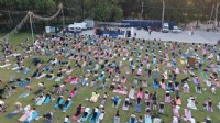 Matlar çimlere serildi Kültürpark'ta yoga rüzgrı esti