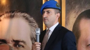Mehmet Ali Çelebi, komando beresiyle 'ikna' turunda!