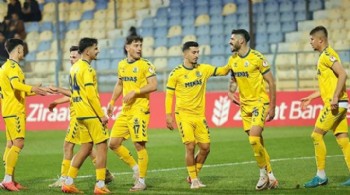 Menemen evinde takıldı