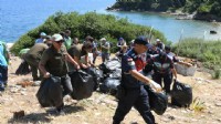 Milli Park'ta kıyı temizliği