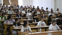 Milyonlarca öğrenci için kritik dönemeç: YKS maratonunda nefesler tutuldu