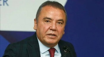 Muhittin Böcek yeniden hastaneye kaldırıldı!