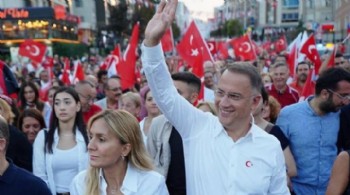 Murat Çalık: Direncim dimdik ayakta duruyor