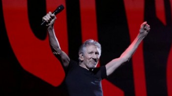 Nazi üniformasıyla konser veren Roger Waters’a soruşturma!