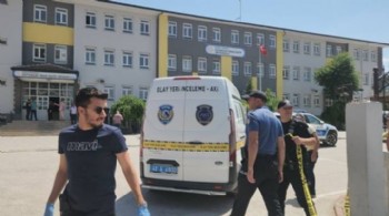 Ortaokulda dehşet... Bir öğretmen öldürüldü!
