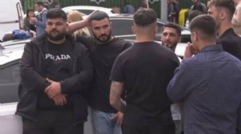 Özel, Kılıçdaroğlu ile görüştü: Temsilcilerimiz görüşecekti ama mafyatik tiplerle içeri girmeye çalıştılar; kurultayı konuşmadan burayı ele geçirmeye çalışıyorlar