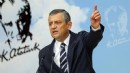 Özel'den Lütfü Savaş'a zehir zemberek sözler