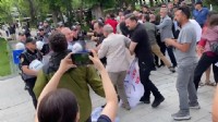 Özel sektör öğretmenlerine polis müdahalesi: Sendika Başkanı gözaltında!