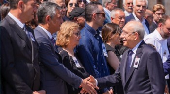 Özel ve Kılıçdaroğlu tokalaştı
