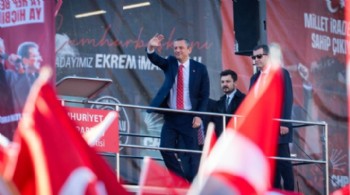 Özgür Özel, Bursa'da 'Millet İradesine Sahip Çıkıyor' mitinginde