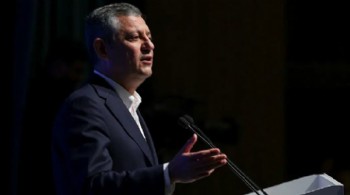 Özgür Özel: Deprem davaları, oyalama taktiğiyle çıkmaza sürükleniyor!