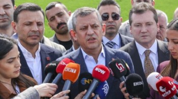 Özgür Özel: Ev hapsinde tuttukları İstanbul'da restoranlarda fink atıyor