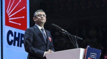 Özgür Özel: CHP de millet de bayram neşesinden uzak