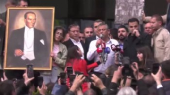 Özgür Özel TBMM'ye yürüyor