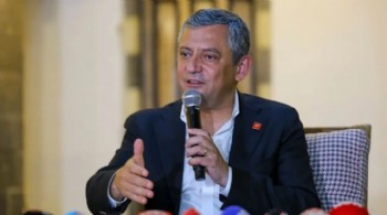 Özgür Özel'den Diyarbakır'da 'yeni parti' açıklaması: CHP'ye atanan kayyum ‘iktidar yürüyüşünü bırak' diyorsa...