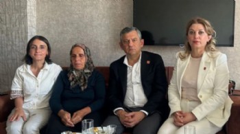 Özgür Özel'den Gülistan Doku'nun ailesine ziyaret