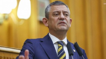 Özgür Özel'den Lütfü Savaş açıklaması: Mikropluk yapıyor, mikroba neden hastalık yapıyorsun diye sorulur mu?