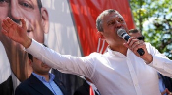 Özgür Özel'den Nevşehir'de Akın Gürlek'e sert tepki: 'Bu memlekete ne yüzle geldin, demokrasi düşmanı!'