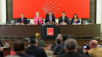 Özgür Özel'den belediye başkanlarıyla Ankara'da kritik toplantı