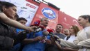 Özgür Özel'den pankart soruşturmasına tepki: Cürmü kadar yer yakar