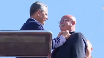 Özgür Özel duyurdu: Bir belediye CHP'ye geçti