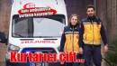 Sağlıkçı çift aynı ambulansta hastaların yardımına koşuyor
