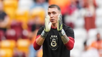 Şampiyon Galatasaray galibiyetle bitirdi... Muslera ve Mertens veda etti