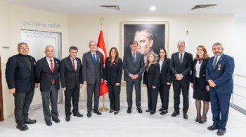 Şehit aileleri derneklerinden Başkan Tugay’a ziyaret